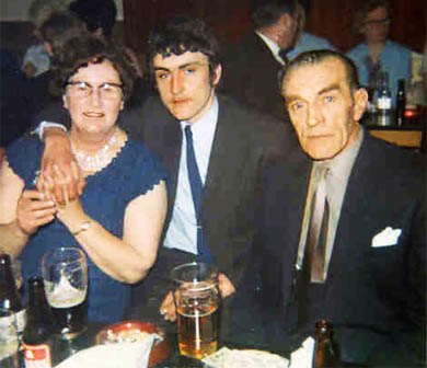 Frank Smith with his mother and father Jack Smith